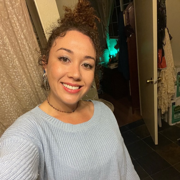 Meet your Posher, Nicole - Picture 4 of 14